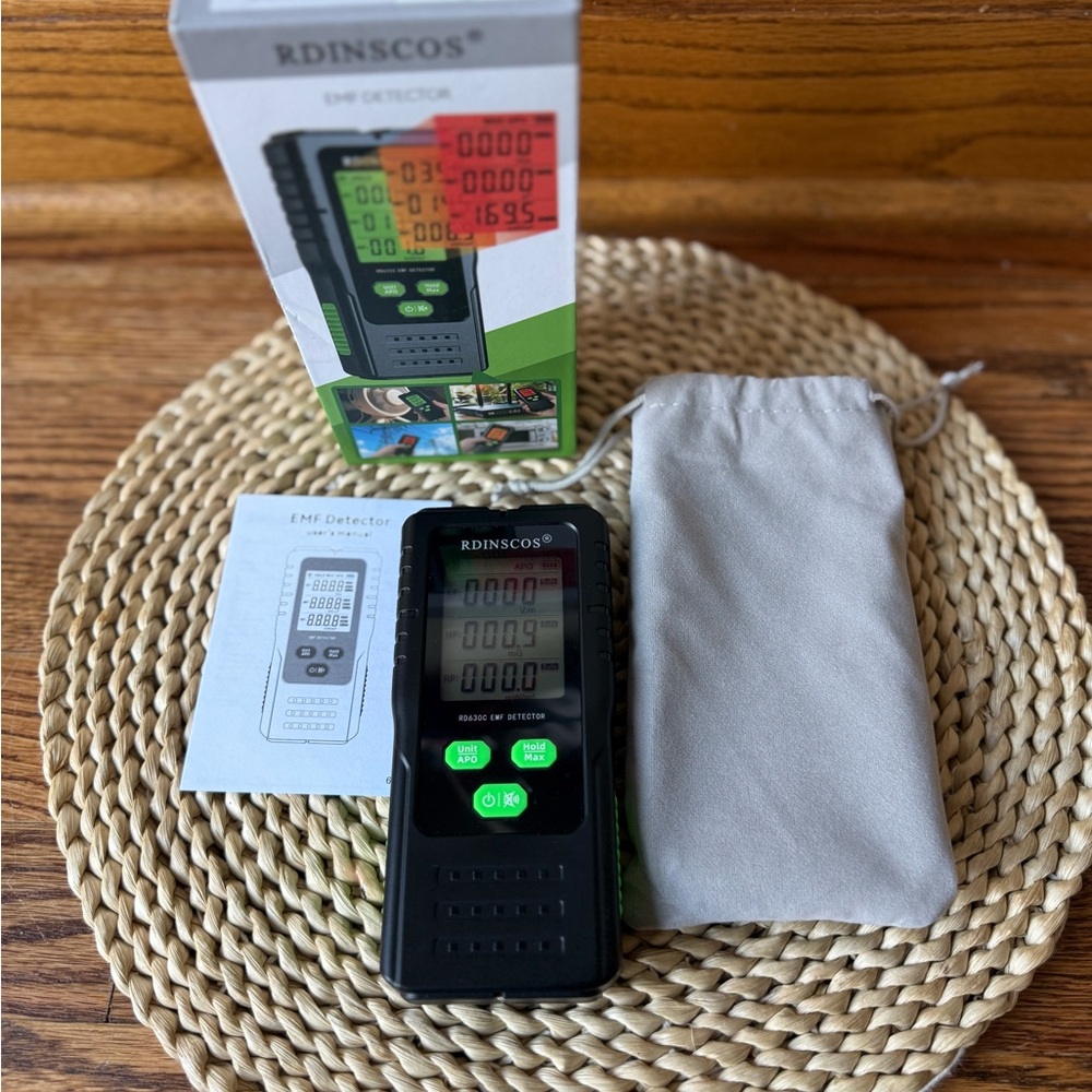 RDINSCOS EMF Detector - Black with Green Buttons